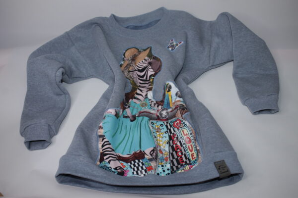 Sweatshirt - Gr. 122 - Hellblau - Applikation - Zebra auf Roller